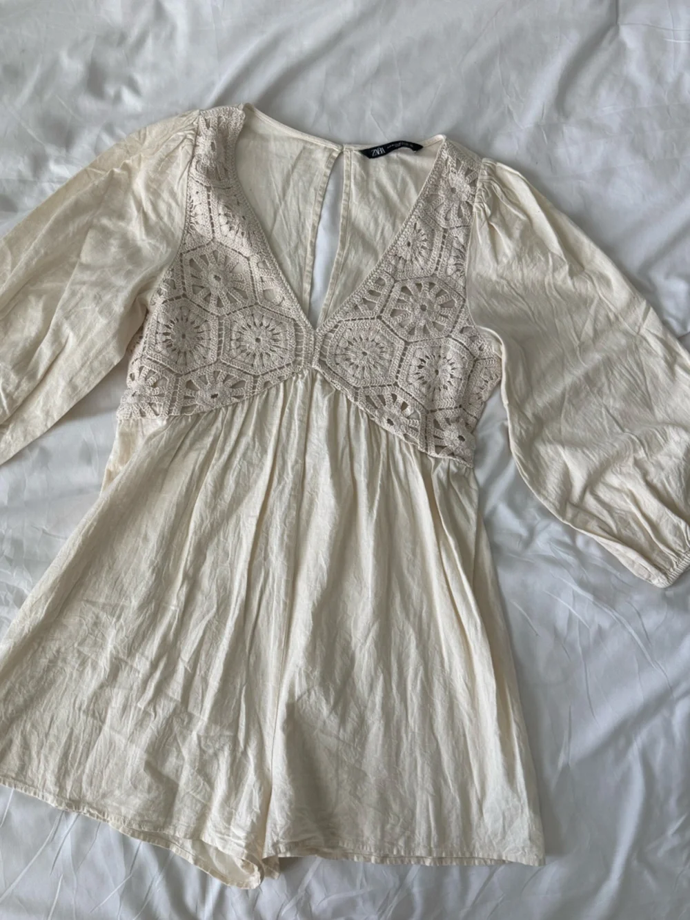 Zara Crochet Romper Medium Beige Balloon Sleeve Lightweight Coastal Linen Cotton